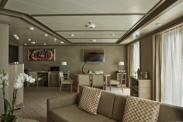 Silversea SM Grand Suite ©Silversea Cruises Ltd..jpg